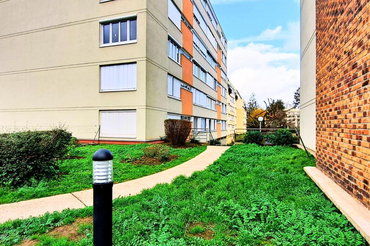 ロンジュモーEscale De L'Yvette - 50M2 Cosy, Balcony & Parkingアパートメント エクステリア 写真